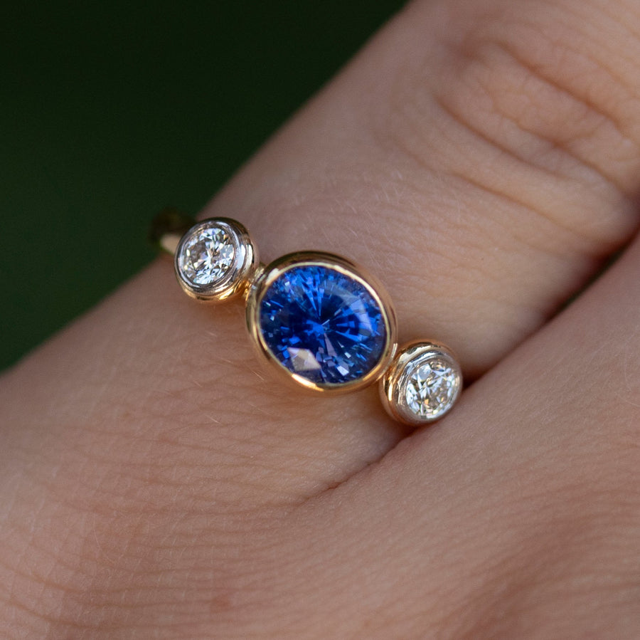 Blue Sapphire & Diamonds Ring