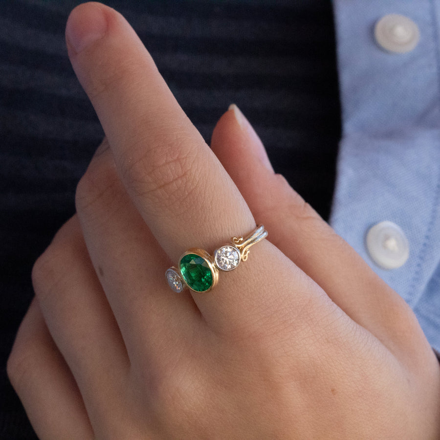 Emerald & Diamonds Ring