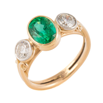Emerald & Diamonds Ring