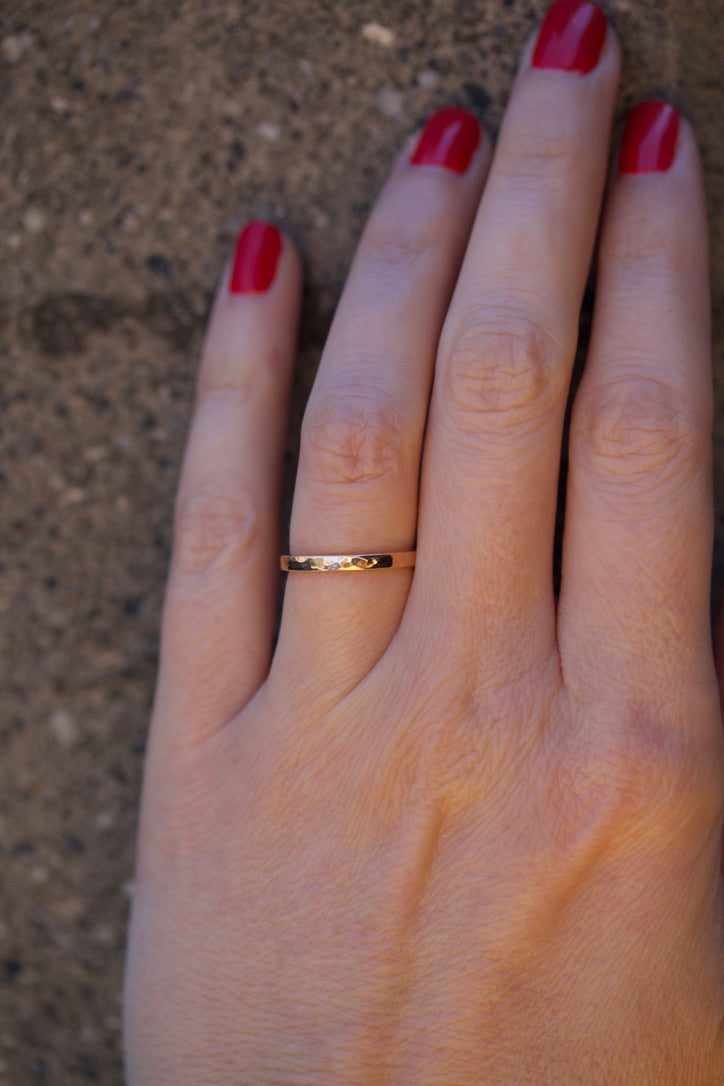 Peened Wedding Ring in 18K Rose Gold