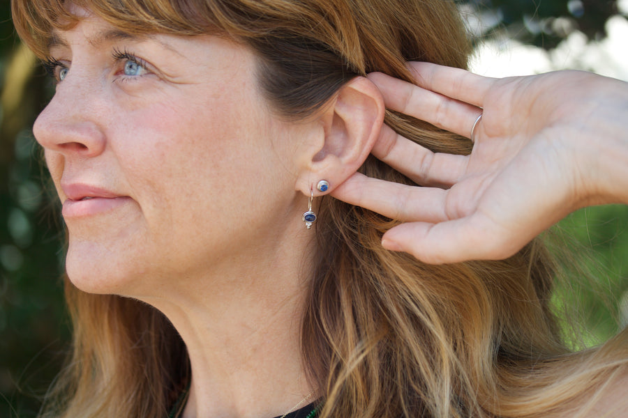 Delicate Sapphire Earrings in Platinum with a Beaded Motif
